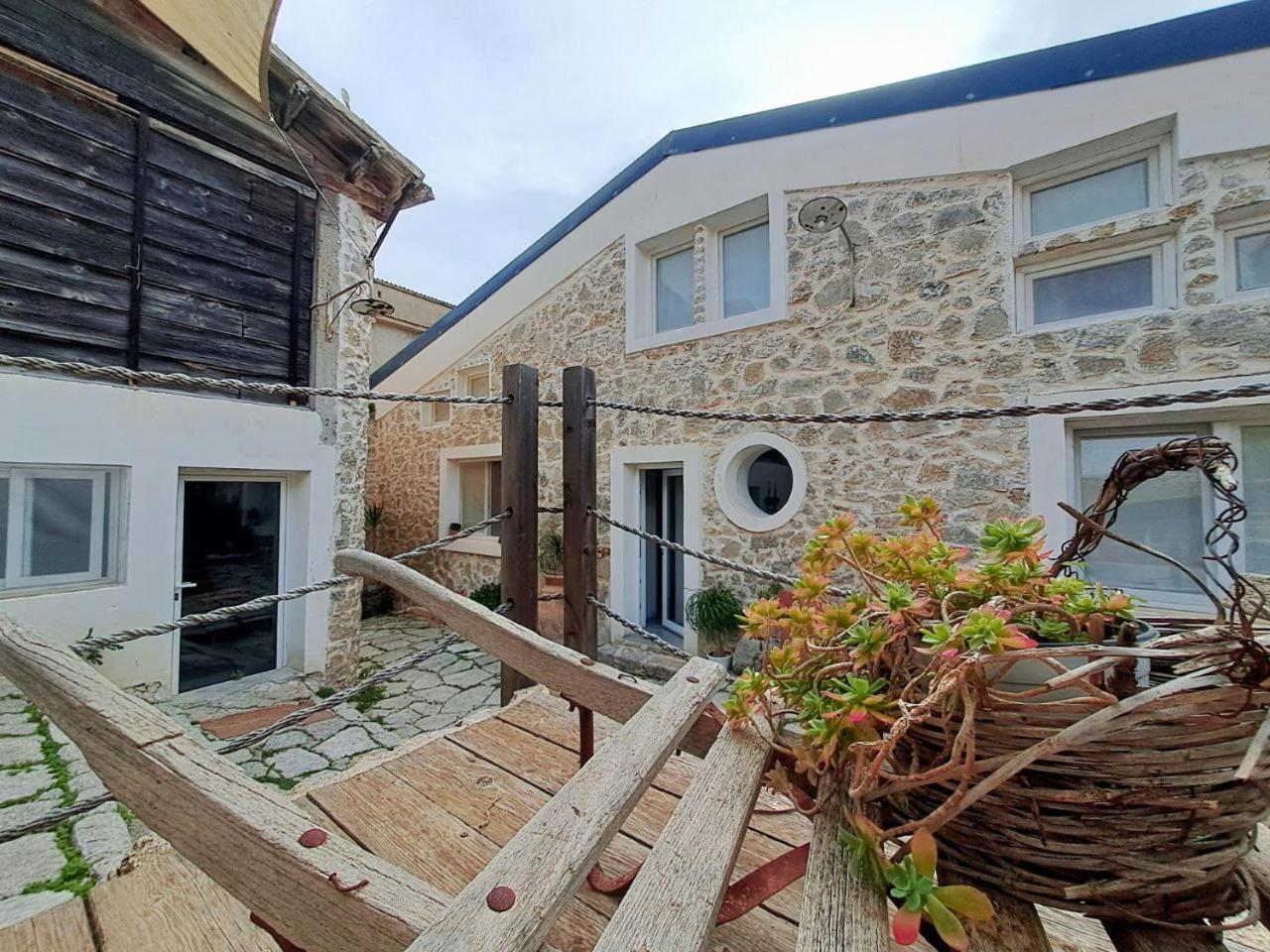 Bed and Breakfast Le Mangiatoie Del Cavaliere Montallegro Exterior foto
